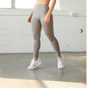 NWOT SET ACTIVE Stone leggings